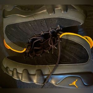 Air Jordan 9 University Gold mens 9.5
